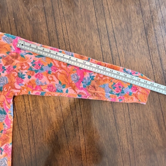 Vintage wool angora nylon blend sweater with cherub pattern sz L (fits smaller) - Picture 14 of 14